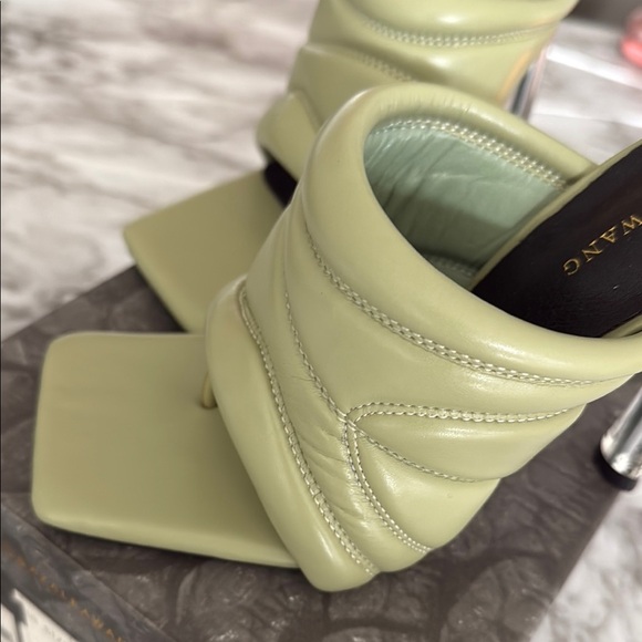 Azalea Wang Posh Khaki Hit the City Sandles Sz 7.5- Viral New Heels retails 109$ - Picture 6 of 17